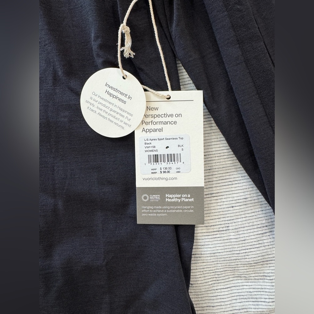Vuori L/S Apres Sport Seamless Top. Black Long Sleeve Top. - Picture 3 of 6